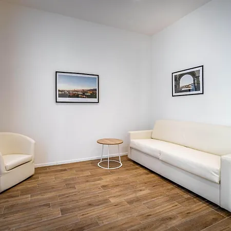 Yd Elegant With Garden Apartment