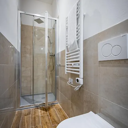 Apartment Yd Elegant With Garden *