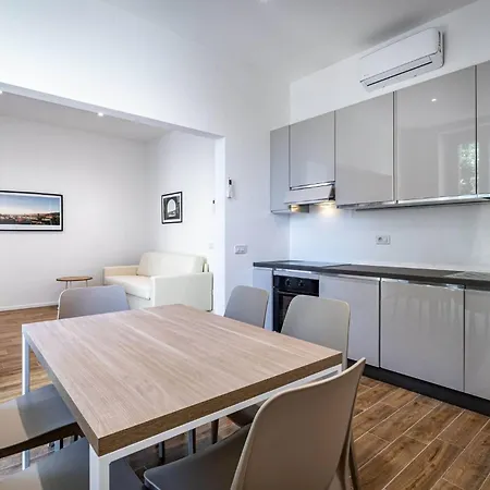 Yd Elegant With Garden דירה *