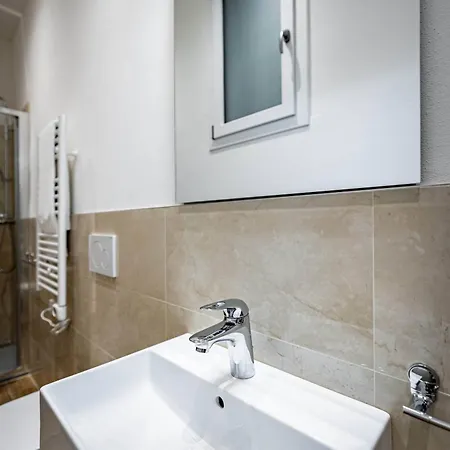 Yd Elegant With Garden דירה *