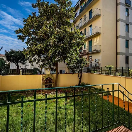 Yd Elegant With Garden דירה