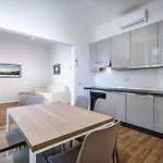 Yd Elegant With Garden Διαμέρισμα *